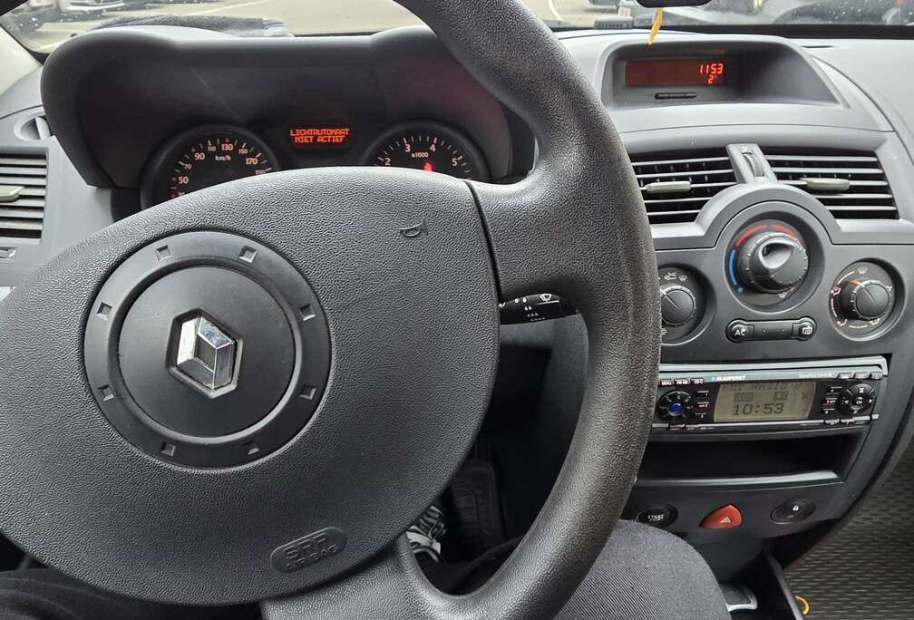 Renault Mégane SW 1.6i 16v Authentique Référence