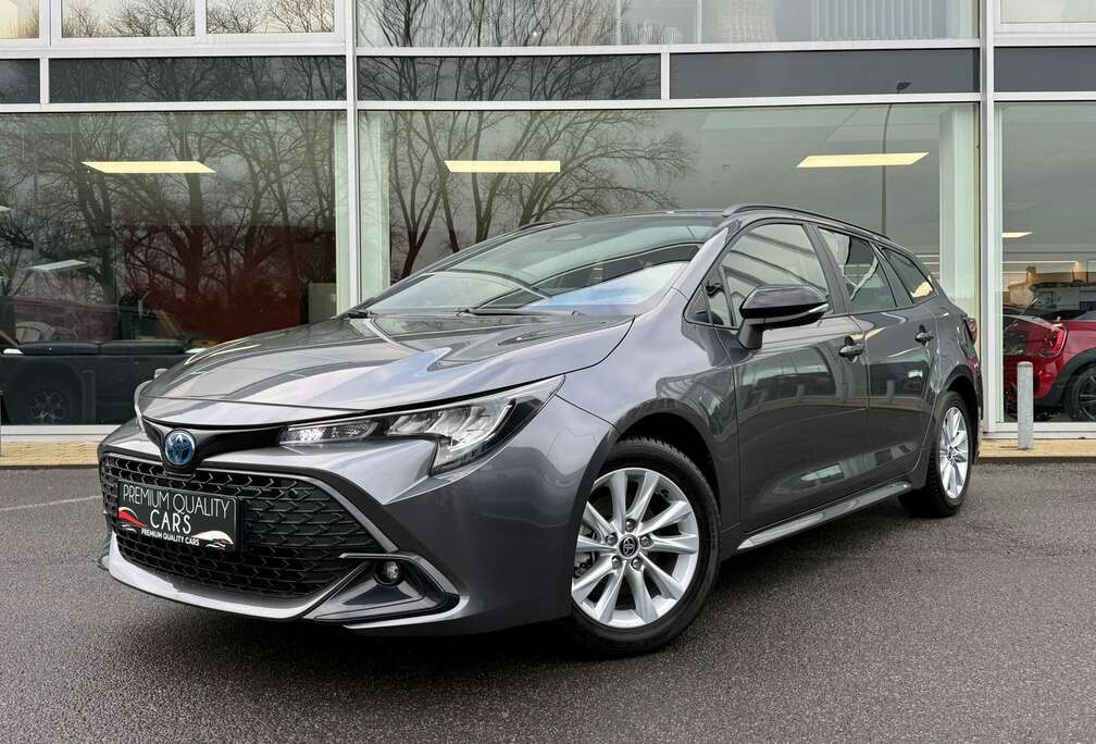 Toyota CAMERA / CARPLAY / ZETEL & STUURVERWARMING /