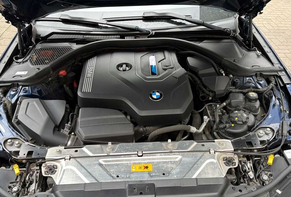 BMW 330e