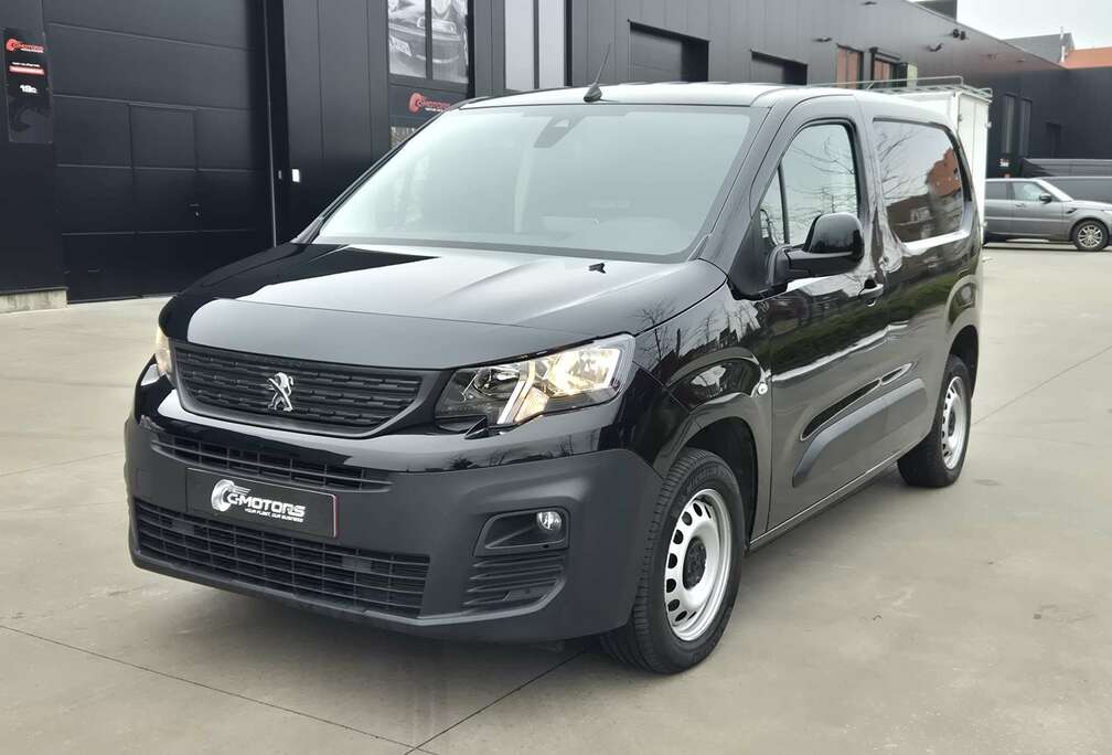 Peugeot 1.5 BlueHDi 100 MAN6 3pl /Camera/Carplay/GPS