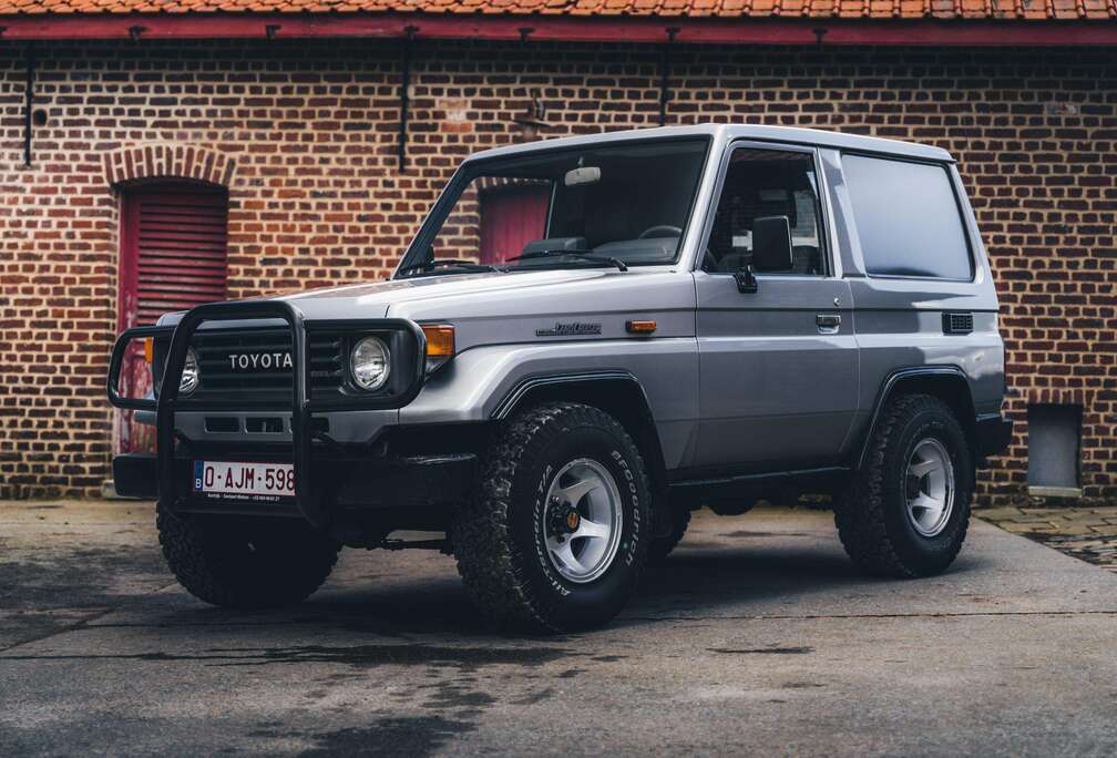 Toyota HZJ70 4.2LX Diesel