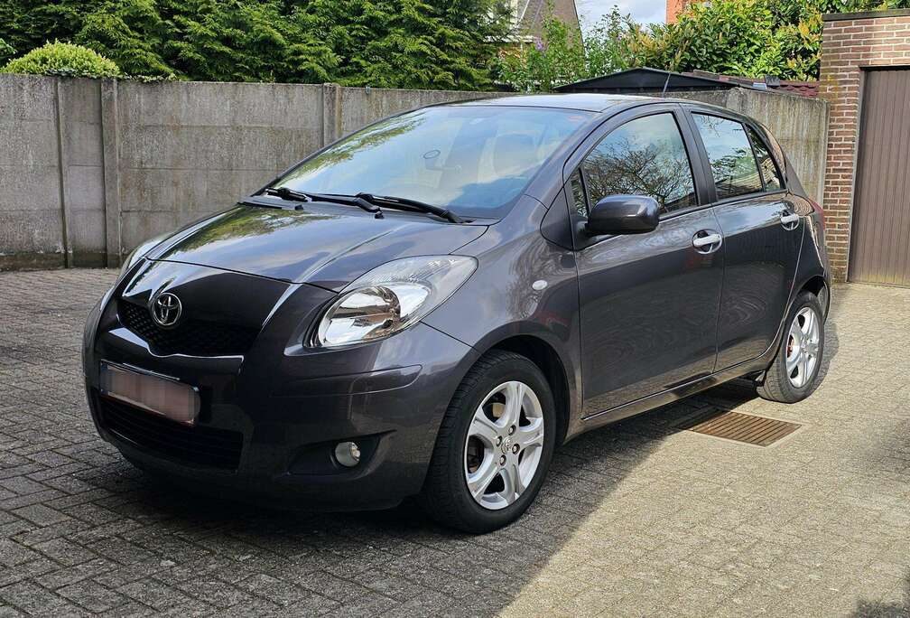 Toyota Yaris 1.3i VVT-i 16v Linea Sol