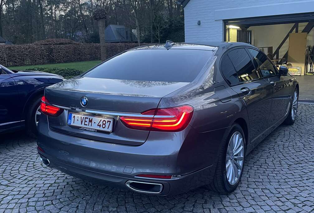 BMW 740eAS Plug-In Hybrid (240 kW)