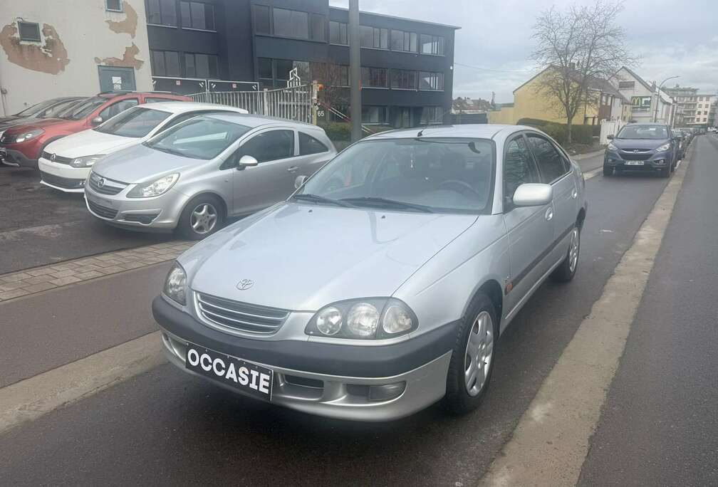 Toyota 1.8i 16v Linea Sol