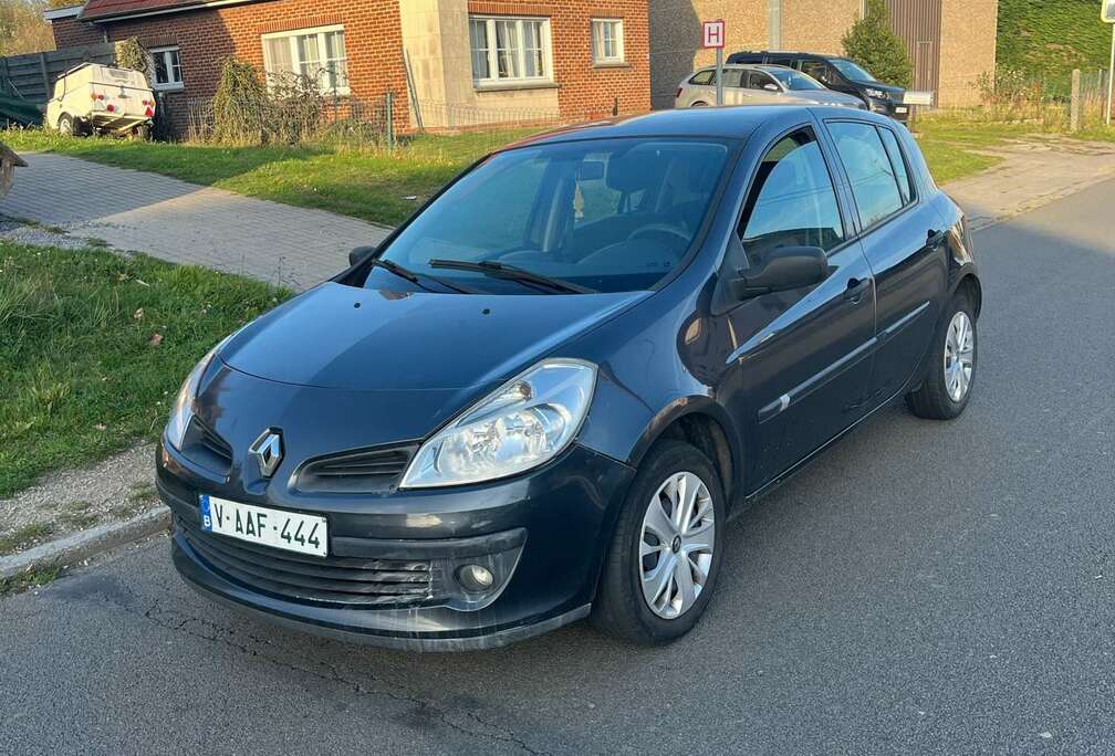 Renault 1.2 essence prête à immatriculé