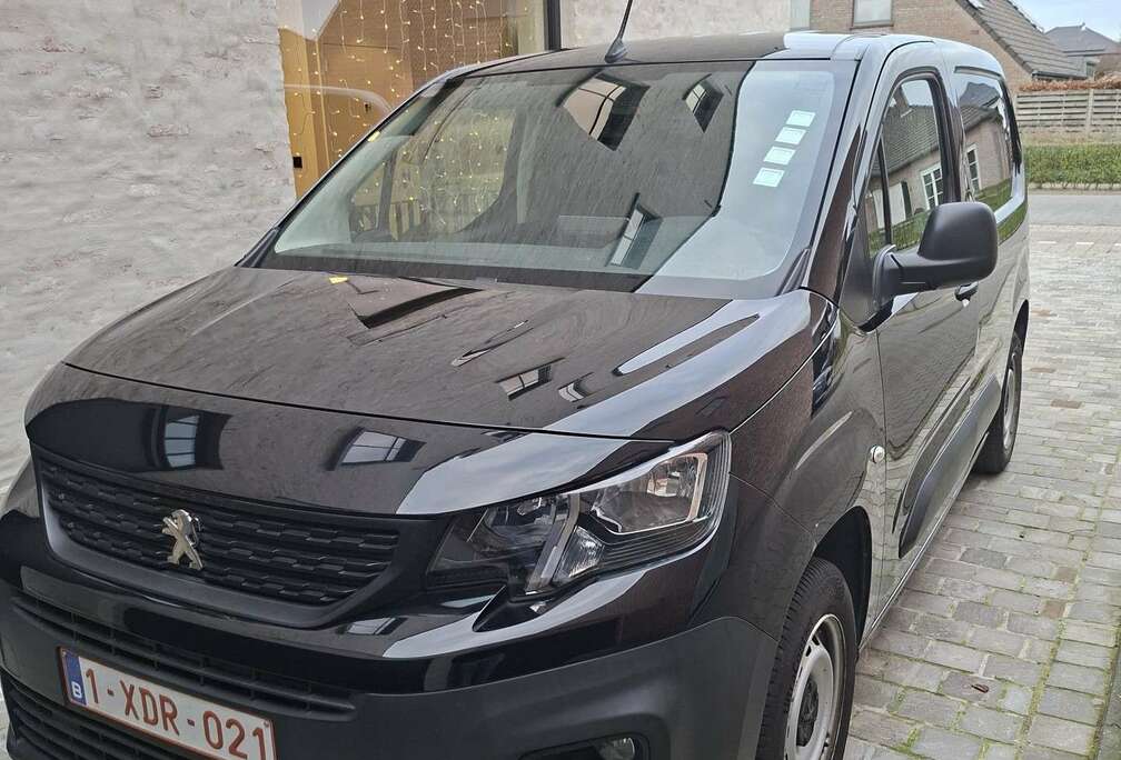 Peugeot 1.2 Puretech 110 L1 EHZ S&S Premium Lichte vracht