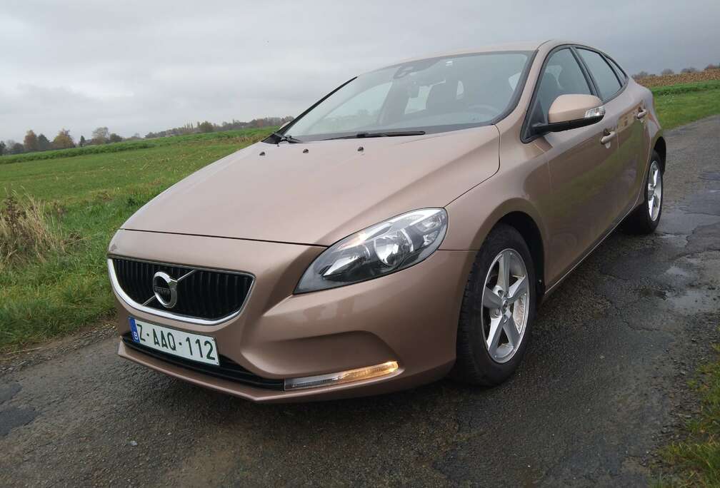 Volvo V40 2.0 D2 Eco Momentum. 12mois garantie