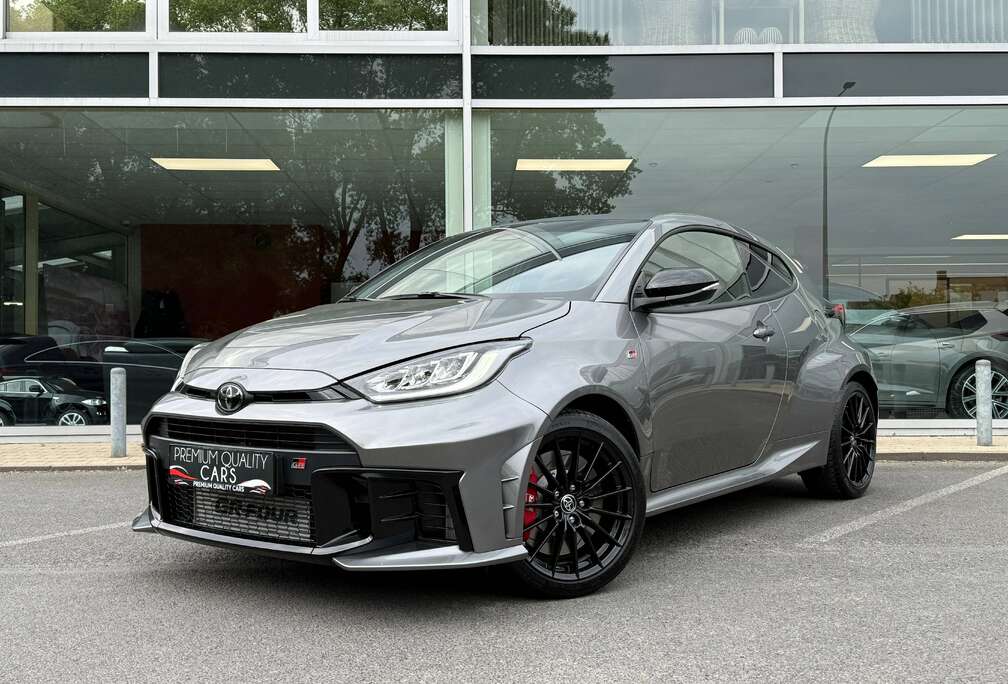 Toyota GR-FOUR / PERFORMANCE PACK / CARPLAY /CAMERA / AUTOMAAT / IC SPRAY /