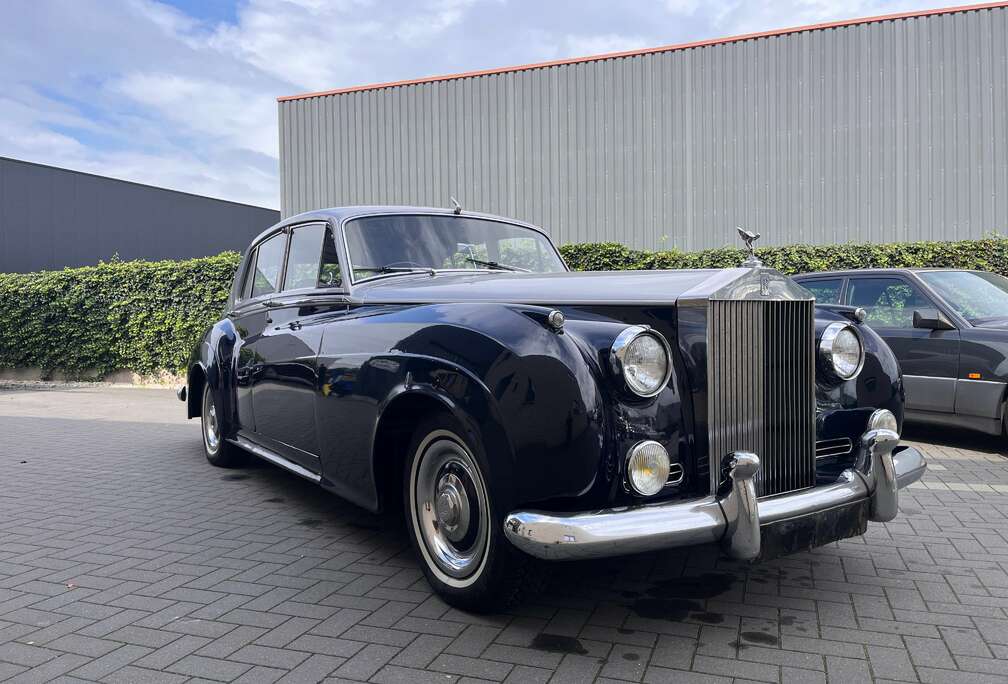 Rolls-Royce silver