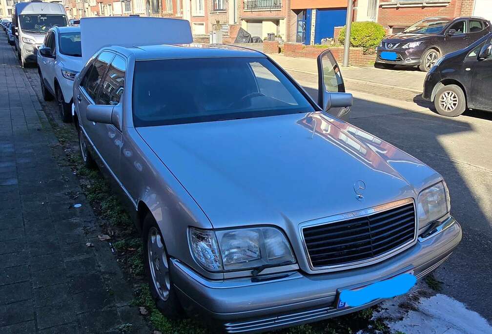 Mercedes-Benz 400 SE