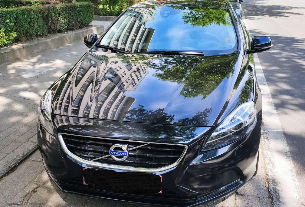 Volvo V40 1.6 D2 Summum (+ Diplomatic package)