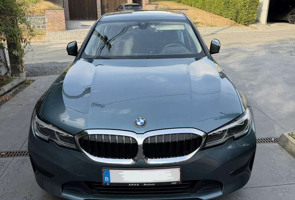 BMW 330e Plug-In Hybrid Luxury Line