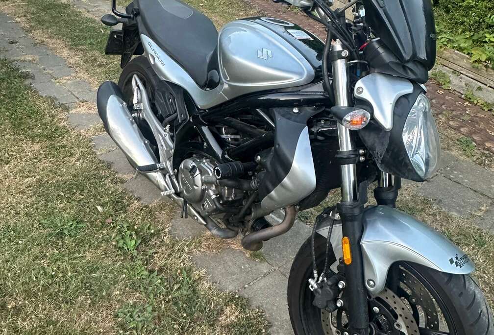 Suzuki SV