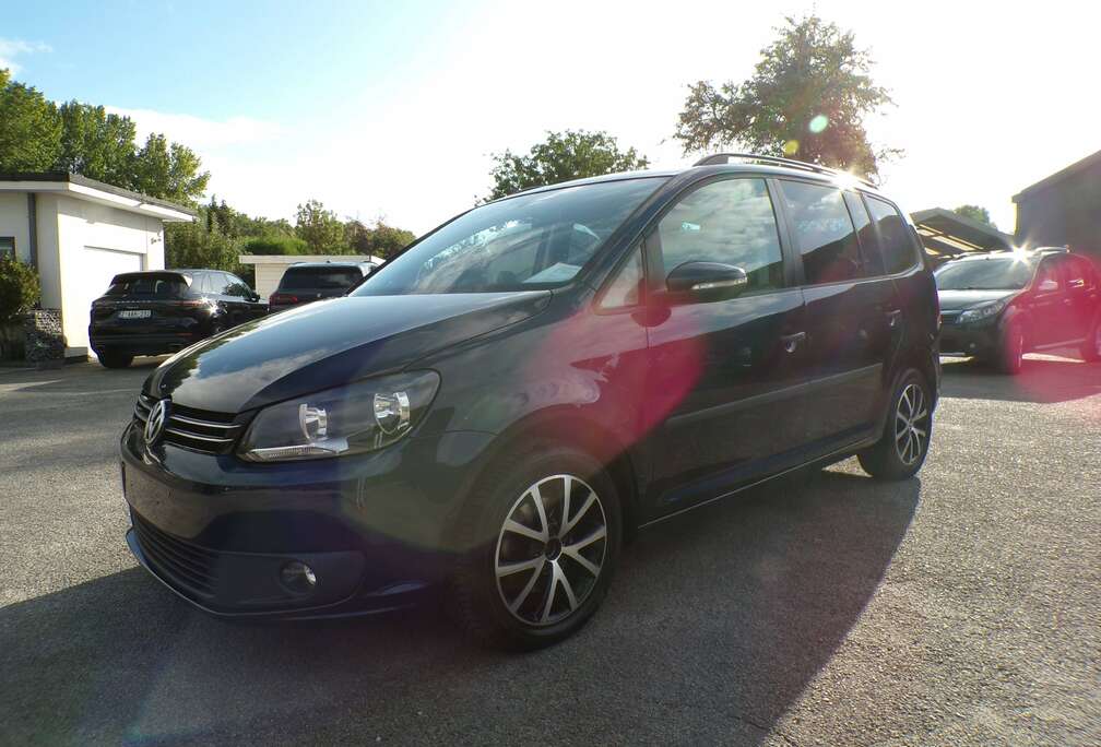 Volkswagen Touran 1.6 CR TDi Automaat DSG/Navi/Pano Dak/7-Zitplaatsen/144.000km