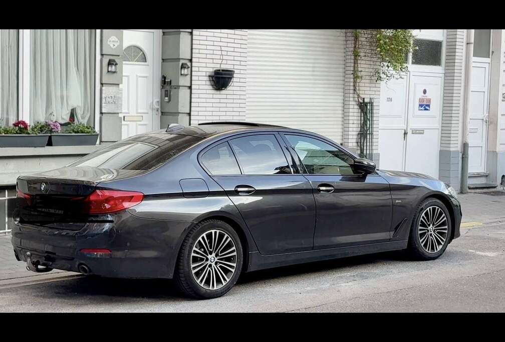 BMW G30