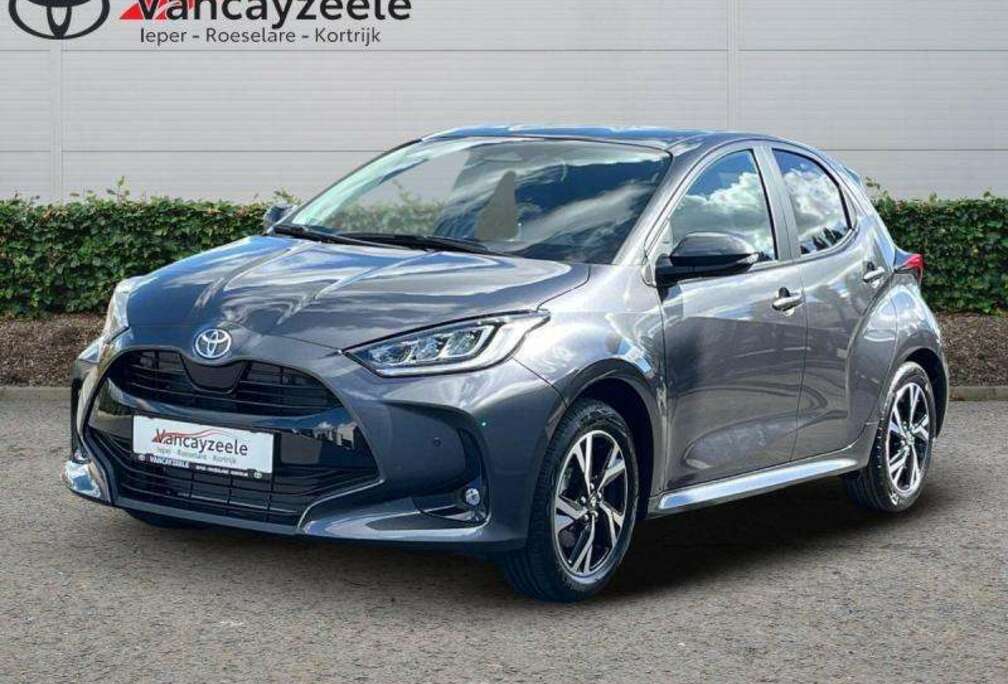 Toyota Iconic+Hi-techpack+cam+nav+sen