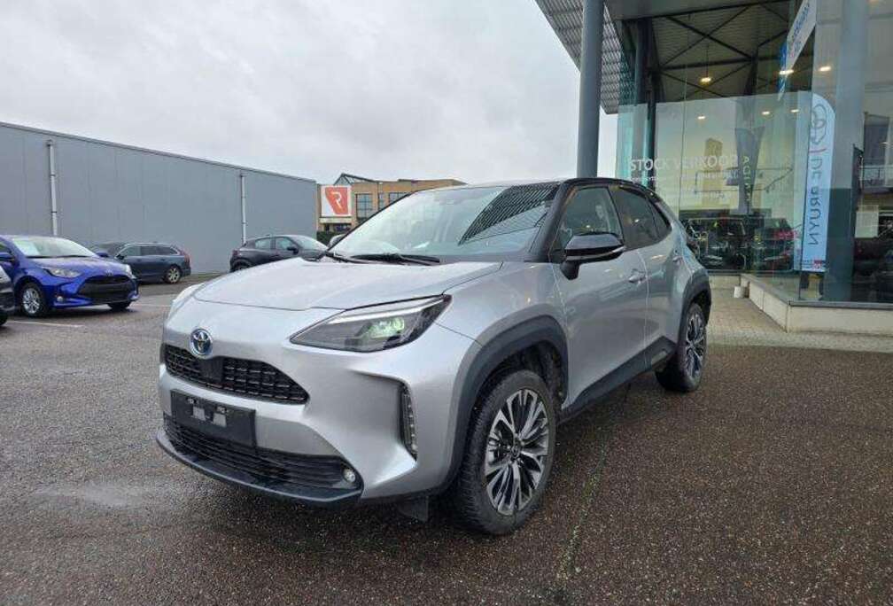 Toyota Elegant Bi-Tone