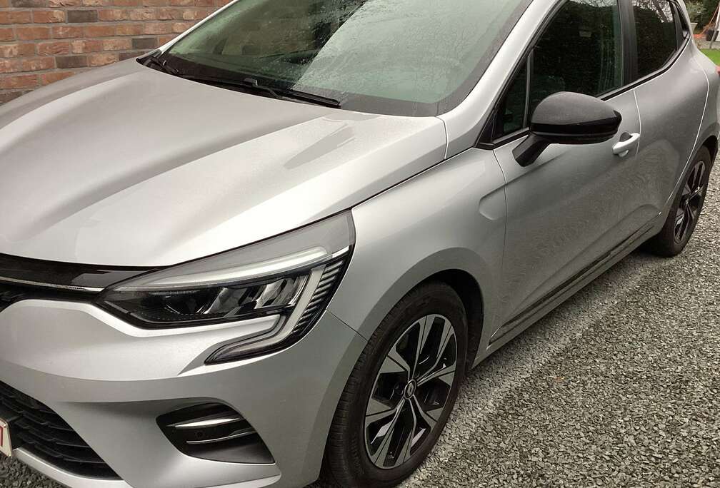 Renault E-TECH Full Hybrid 145 TECHNO