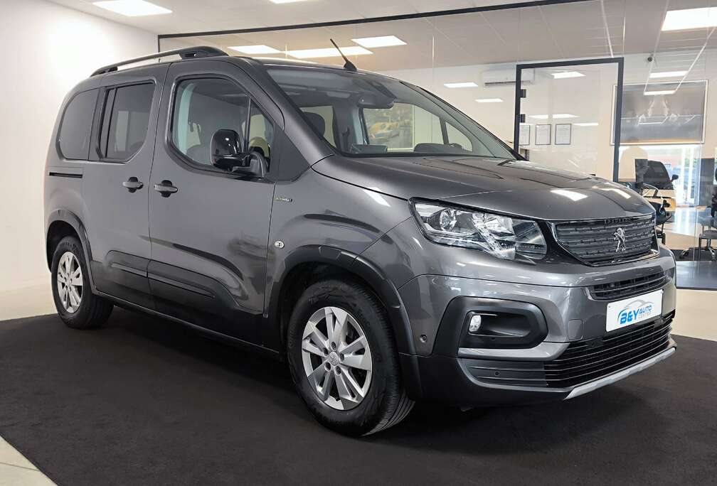 Peugeot 130 GT Line / Panodak / Camera / Trekhaak