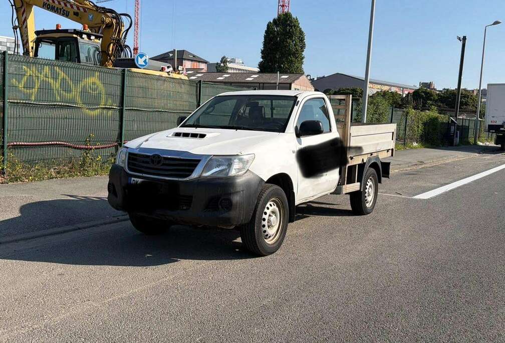 Toyota Hilux 2.5 D-4D 4WD SR