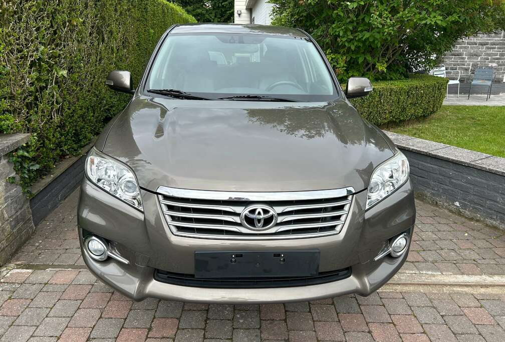 Toyota 2.2D-4D DPF 4x4 PREMIUM CRUISC. LEDER GPS CAMERA