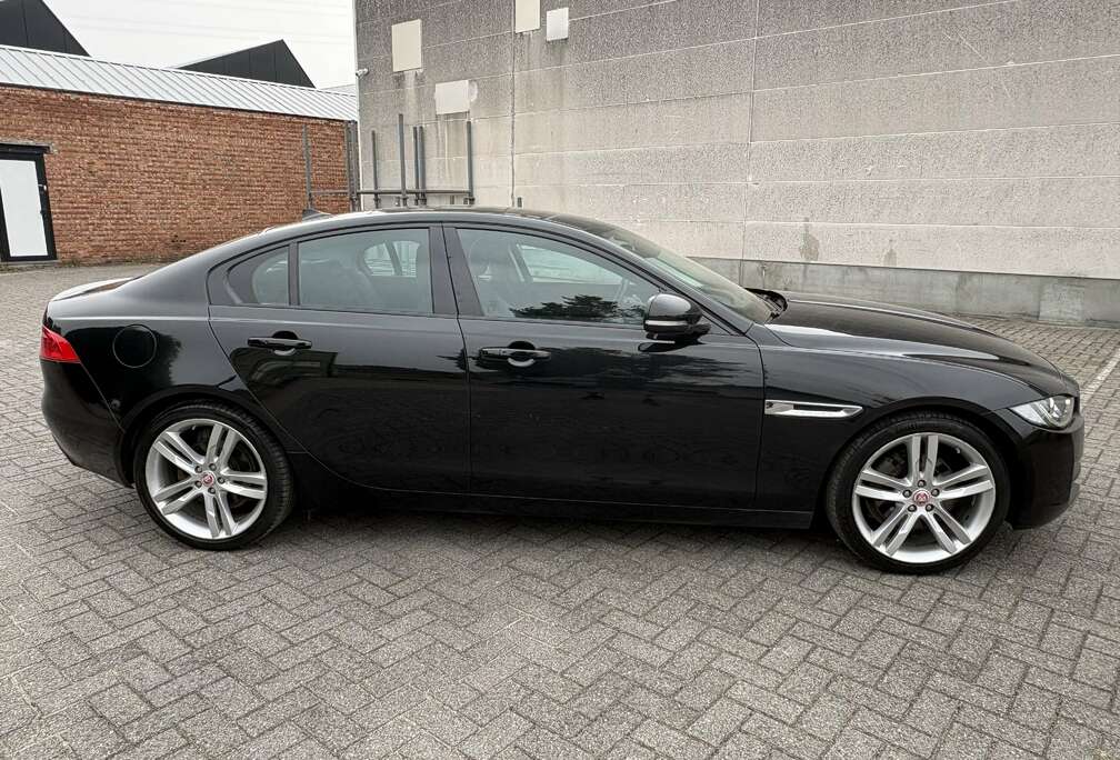 Jaguar E-Performance Aut. Pure