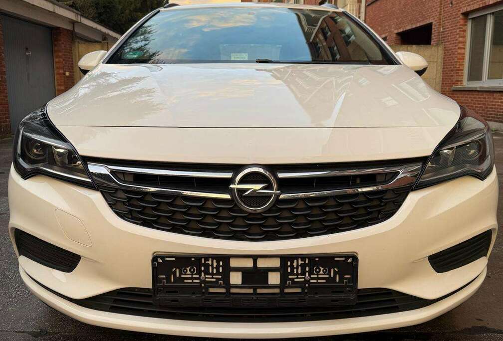 Opel Astra 1.4 ECOTEC CNG Sports Tourer Innovation