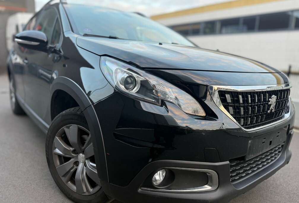 Peugeot 1.2 Ess 82ch SIGNATURE-58321Kms-GPS-CLIM-1ER MAIN
