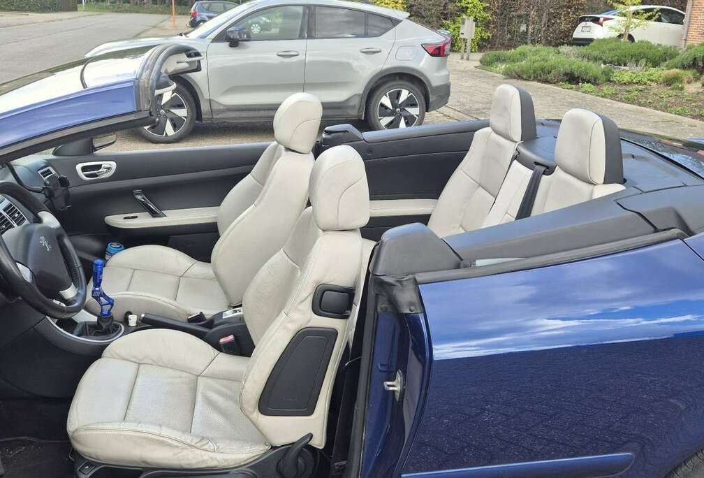 Peugeot CC 135