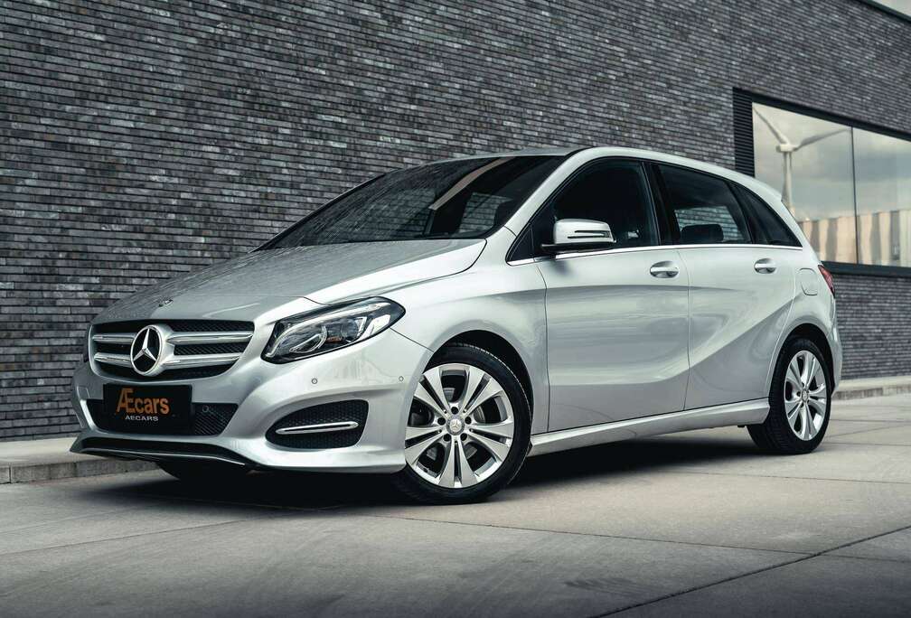 Mercedes-Benz AUTO / HEATED SEATS / NAVI / POOL SILVER / START-STOP