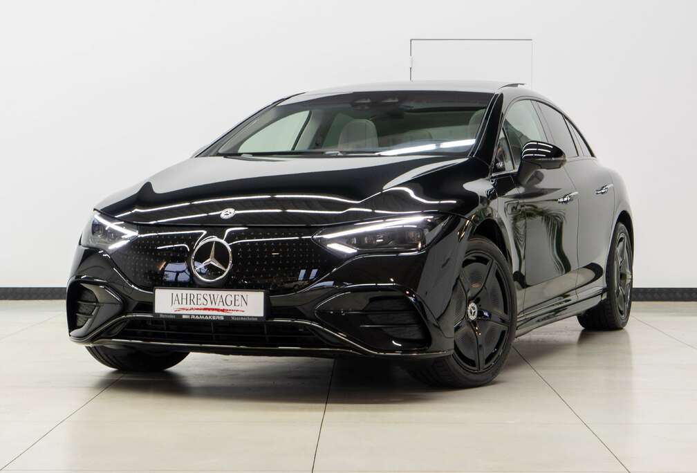 Mercedes-Benz + AMG Premium Plus Night HYPERSCREEN Achterasbest.