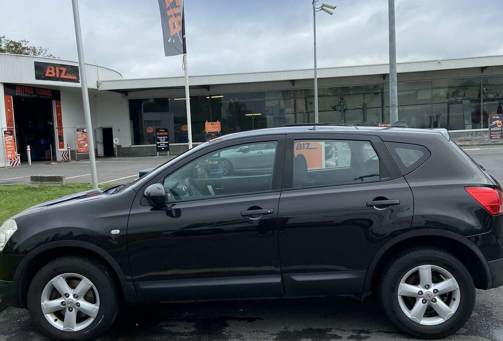 Nissan 1.6i 2WD Tekna Pack