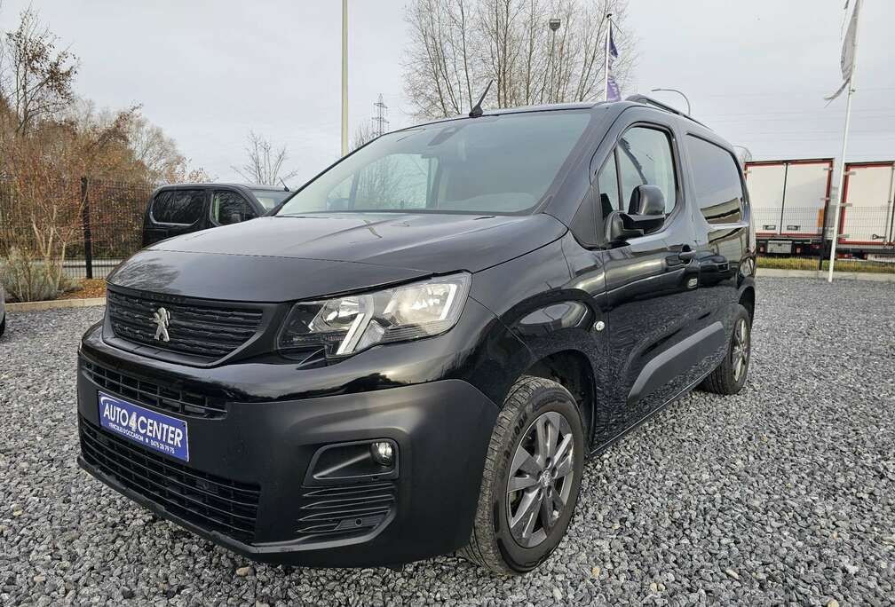 Peugeot 1.5 BlueHDi Asphalt // 3 PLACES / GPS / GARANTIE//