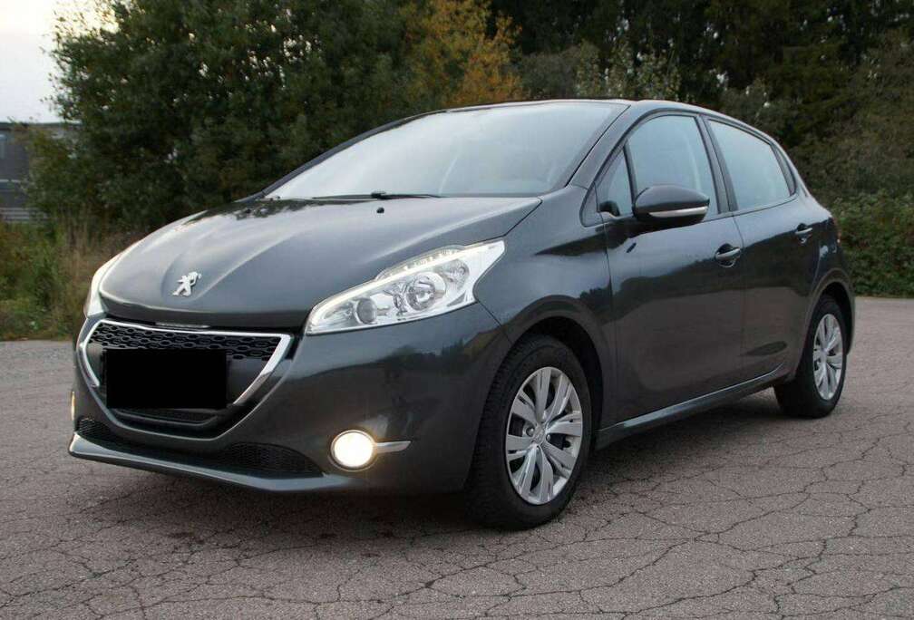 Peugeot 208 1.6i Allure