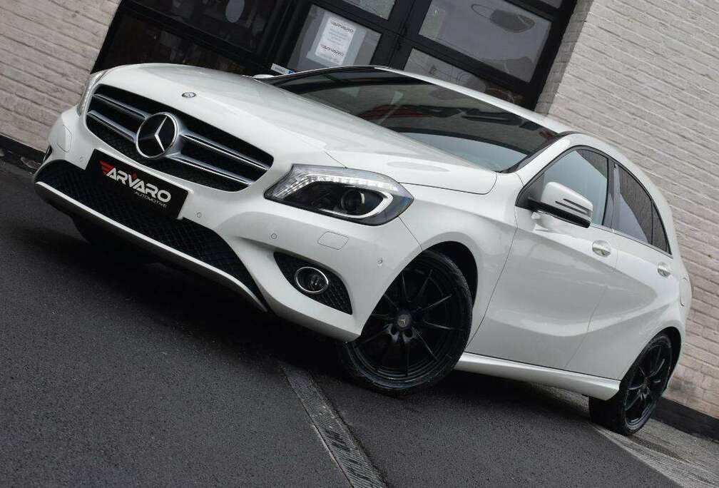 Mercedes-Benz I Navi / Xenon / Leder / PDC / Verw Zetels / Garantie