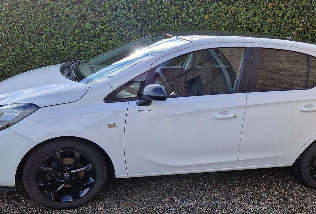 Opel Corsa 1.2i Black Edition