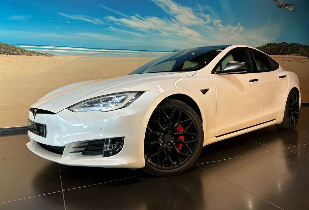 Tesla RAVEN 572 pk Dual Motor Long Range Vossen wheels