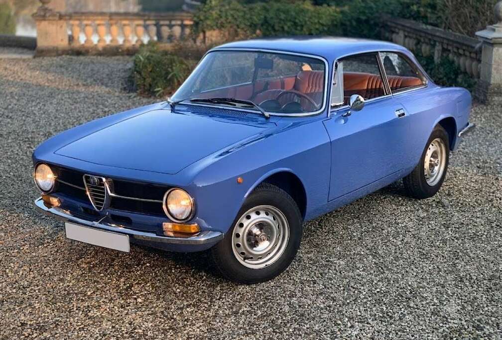 Alfa Romeo Giulia GT 1300 Junior