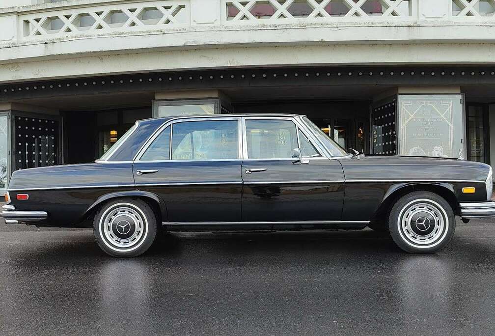 Mercedes-Benz 300 SEL 3.5 V8