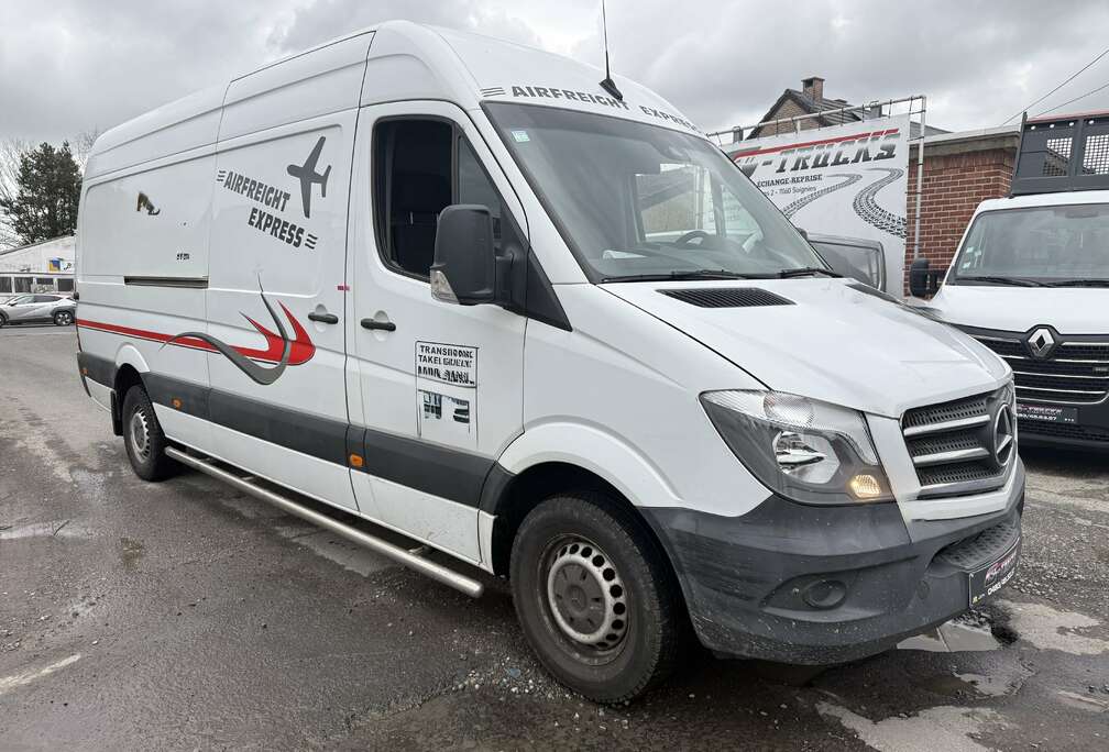 Mercedes-Benz 319 v6 3.0l    Maxi