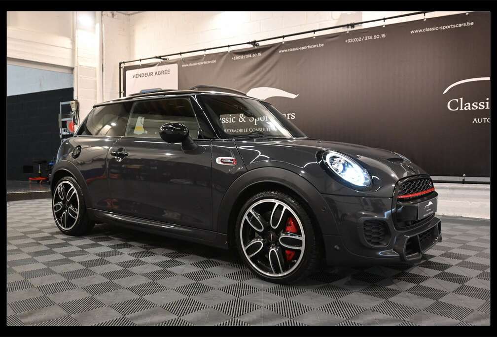 MINI 2.0AS JCW EURO 6d / PANO /CAMERA/ HARMAN /HEAD UP