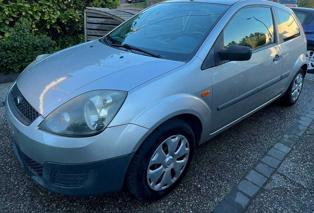 Ford Fiesta 1.3i Start