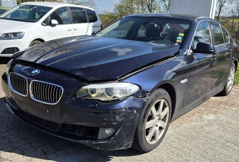 BMW 523 i UNFALLSCHADEN - VOITURE ACCIDENTE