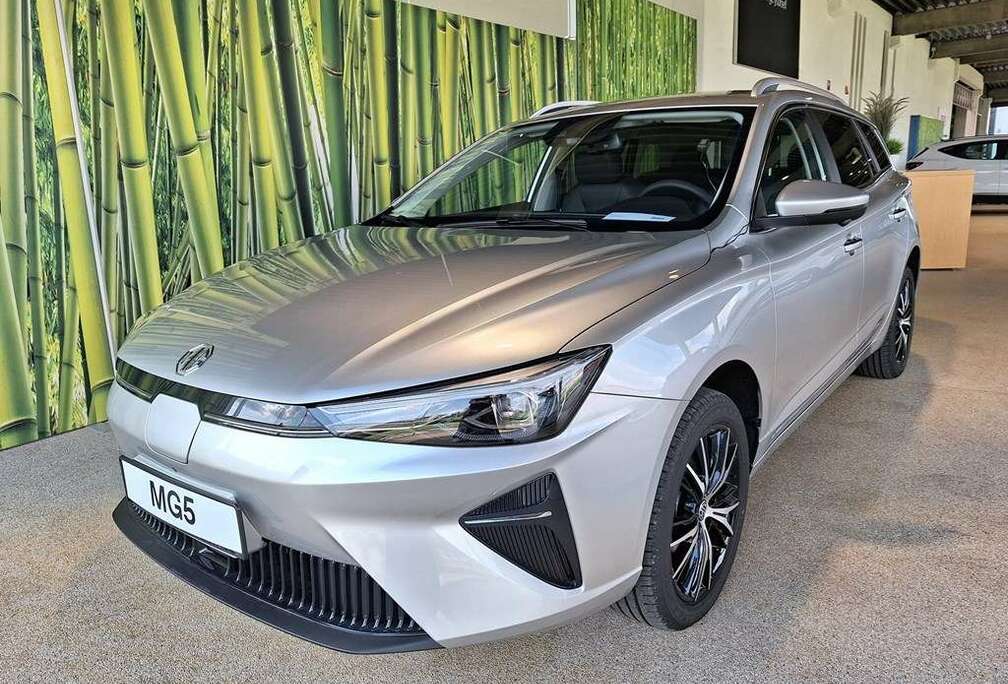 MG LUXURY 61 KwH FWD