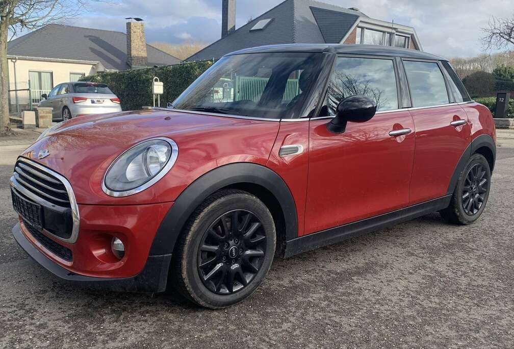 MINI Mini 1.5 Cooper, bte manuelle, 136ch, Navi/Pano/Clim bizone/PDC/Sièges chauffants...