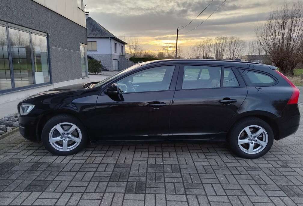 Volvo 2.OD2 120PK NAVIGATIE ZWART LEDER BLUETOOTH LED