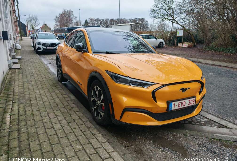 Ford 99 kWh AWD Extended Range