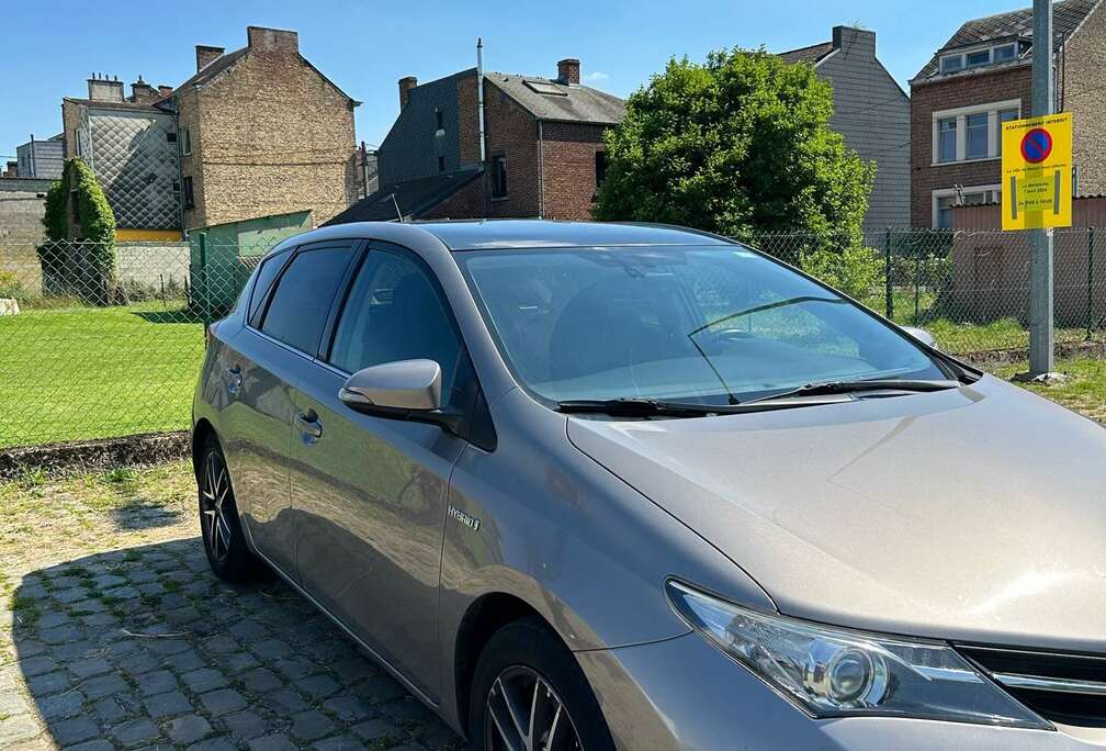 Toyota auris 5d. 1.8 CVT HSD TC Dynamic LHD