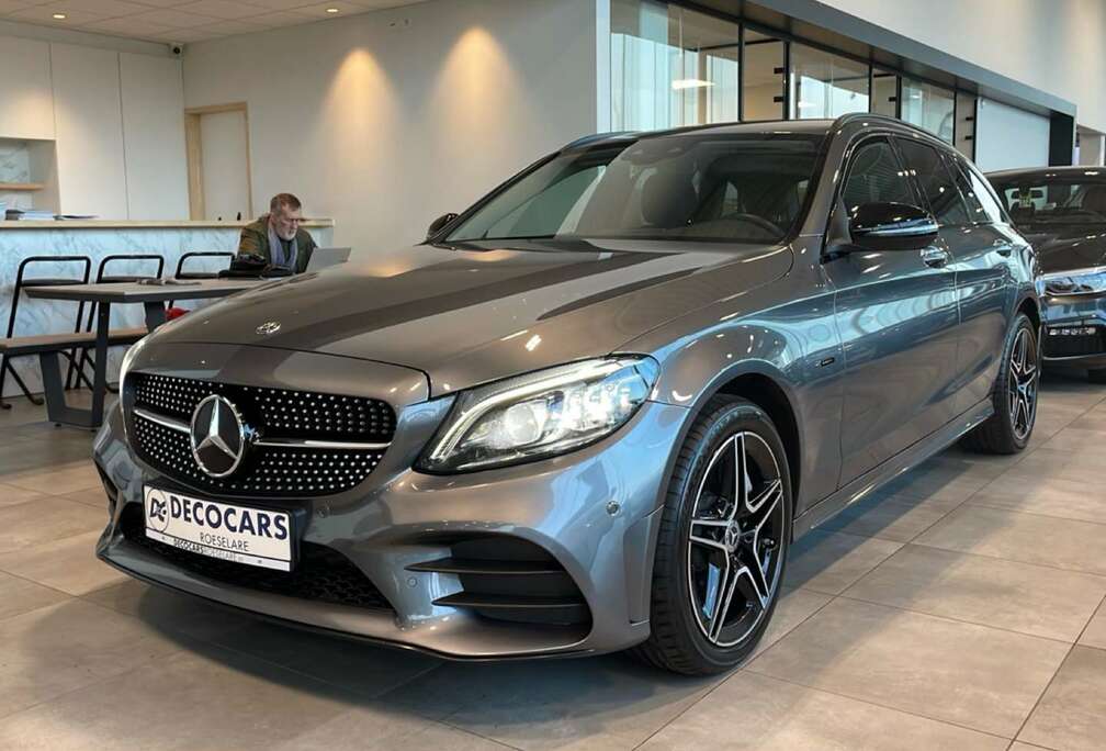 Mercedes-Benz AMG Pakket  /  Automaat  /  LED