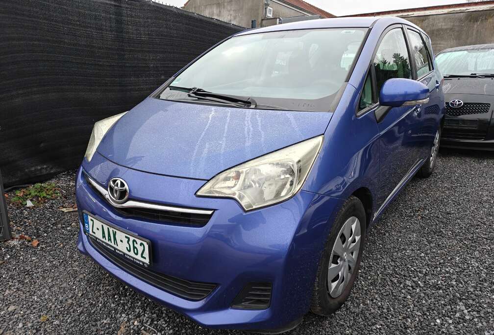 Toyota Verso S 1.33 VVT-i Luna